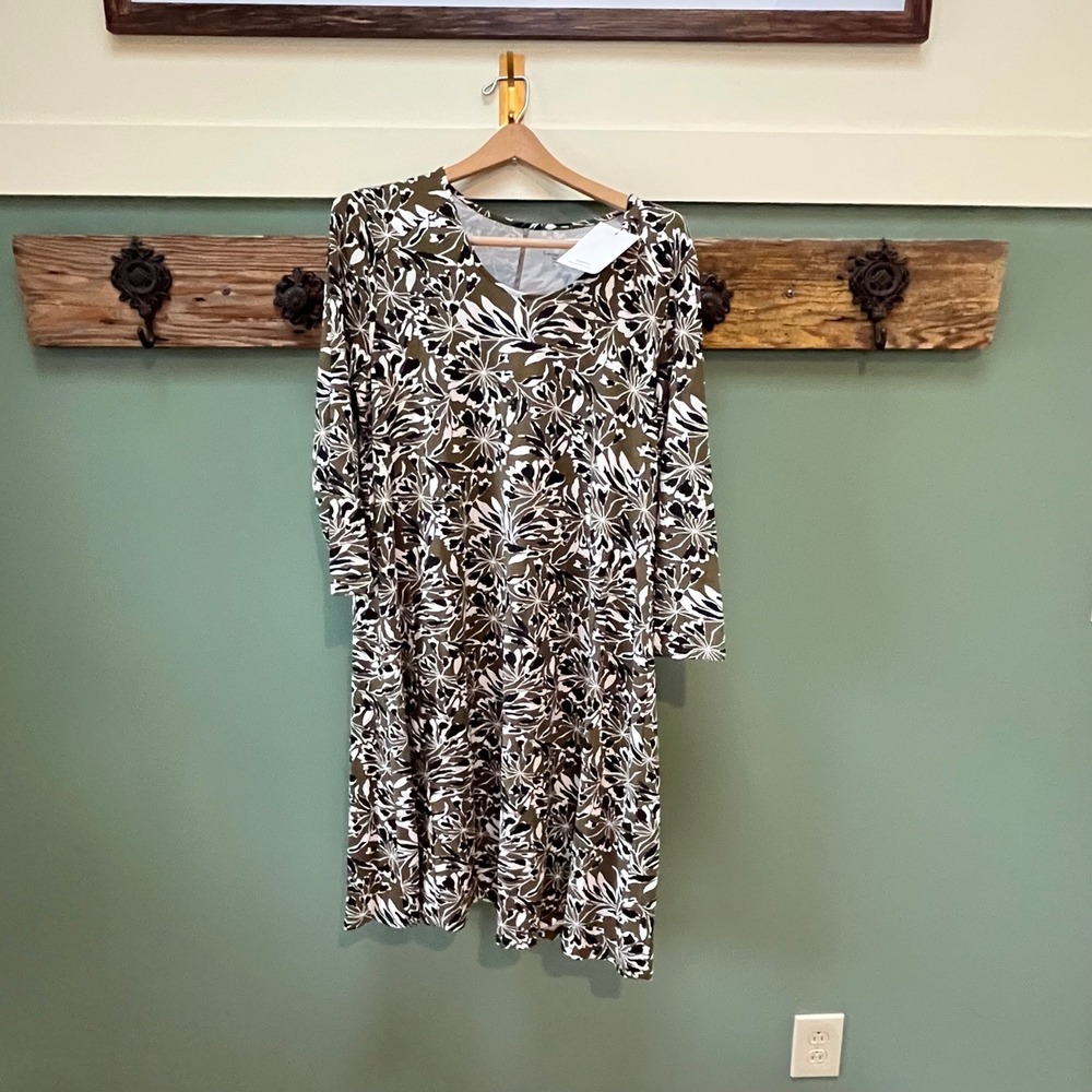 Garnet Hill Womens Medium Olive Green Floral Tencel Knit V-Neck Dress NWT